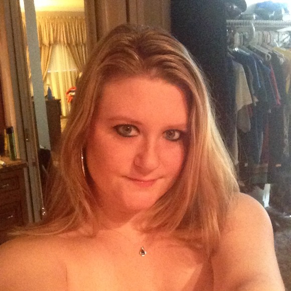 Profile Picture of Michelle Dejames (@countrygirl2222) on Poshmark