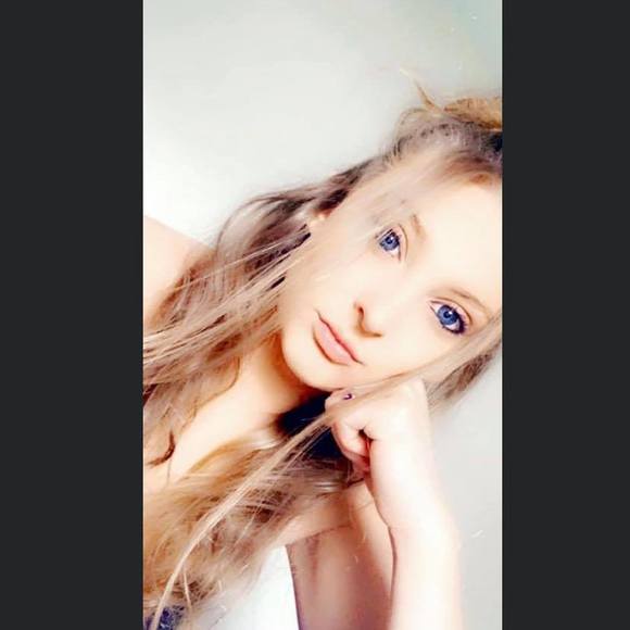 Profile Picture of Lexi Wildt (@wildtalexis03) on Poshmark