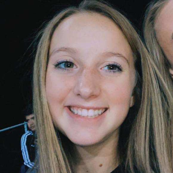 Profile Picture of Allison Schneider (@schneideralliso) on Poshmark