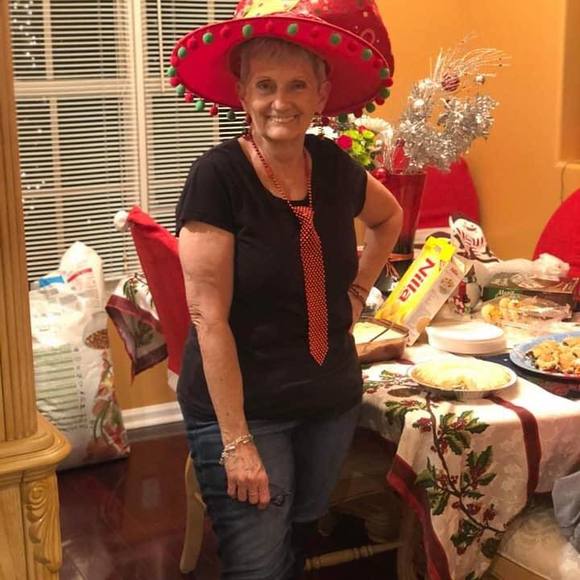 Profile Picture of Donna Halstedt (@donnad1054) on Poshmark