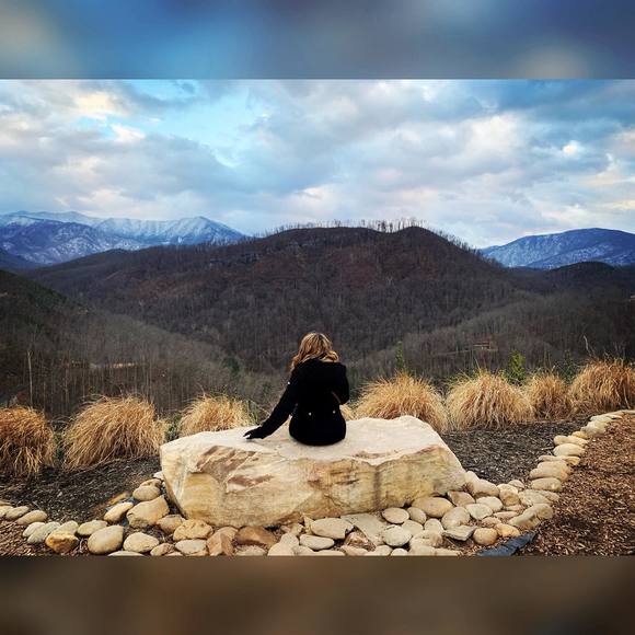 Profile Picture of Dani Harris (@dani_harris) on Poshmark