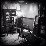 Profile Picture of Nate Banuelos (@lefthandblackstudio) on Instagram