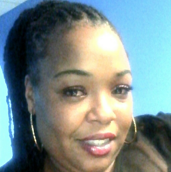 Profile Picture of Tashia Campbell (@tashia82) on Poshmark