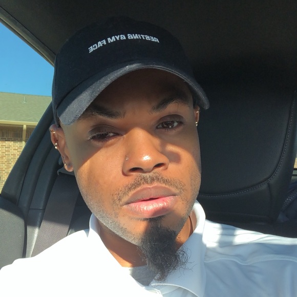 Profile Picture of Zerrick Coleon (@zerrickleon) on Poshmark