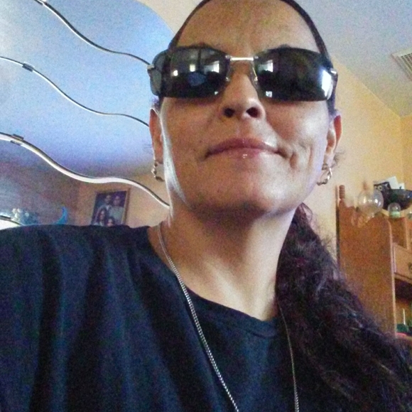 Profile Picture of Denise Chavez (@dnyce1love) on Poshmark
