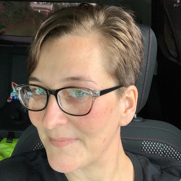Profile Picture of Rebecca Markel (@rmarkel) on Poshmark