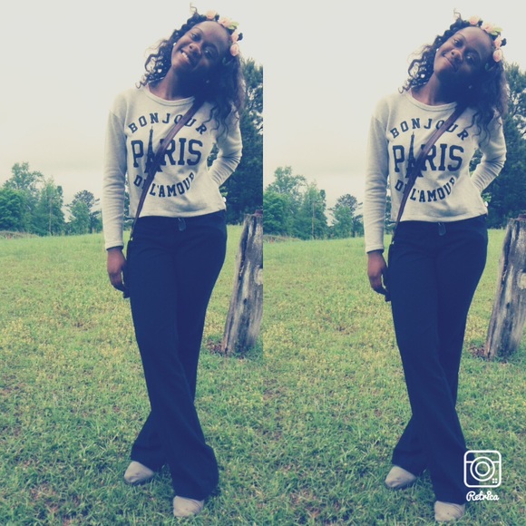 Profile Picture of Ladina Howard (@closet_mar) on Poshmark