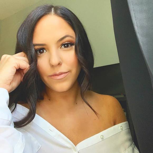 Profile Picture of Kylie Brezinski (@kybrez) on Poshmark