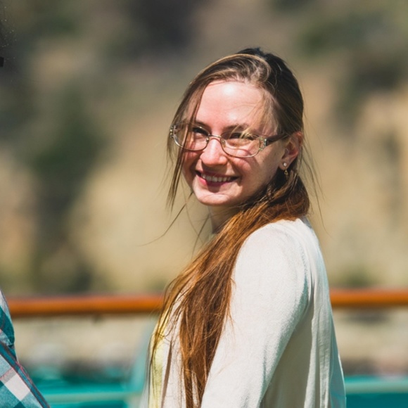 Lauren Oloughlin - Poshmark Profile Picture of Lauren Oloughlin (@shinsei_onnen) on Poshmark