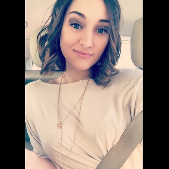 Profile Picture of Alexandra Lafont (@alexlafont17) on Poshmark