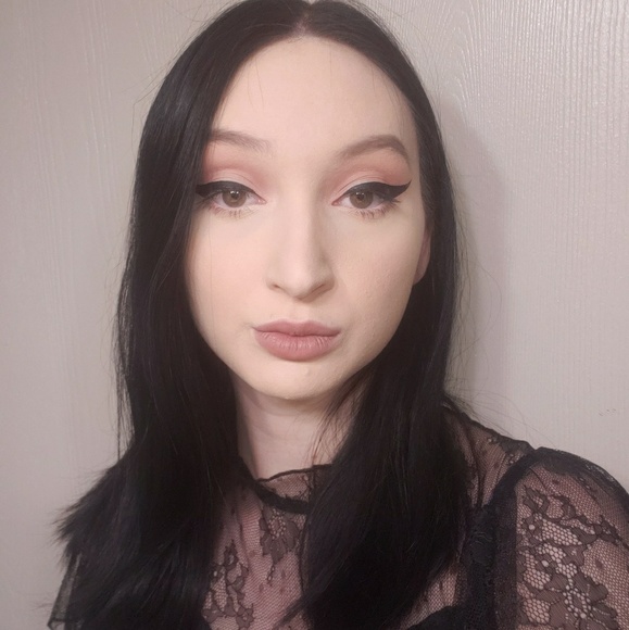 Profile Picture of Haley Fleming (@haleyfleming1) on Poshmark