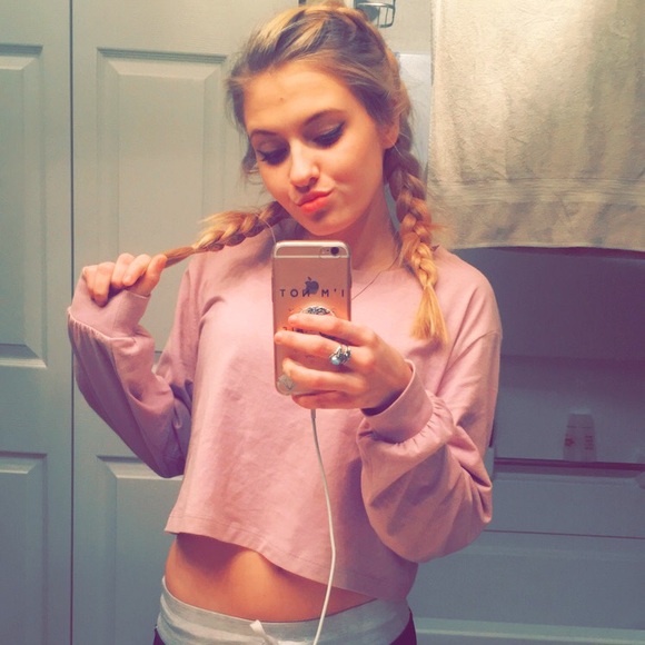 Profile Picture of Lexi Danner (@babylexiiii) on Poshmark