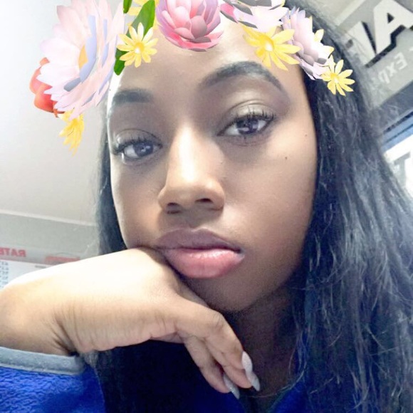 Profile Picture of Dominique Hillery (@domzillaaa) on Poshmark