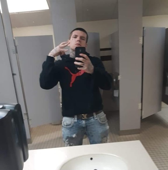 Profile Picture of Dakota Leasure (@dman_dman96) on Poshmark