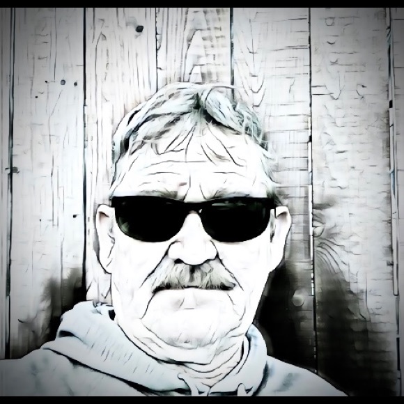 Profile Picture of James Copeland (@jamescopelan271) on Poshmark