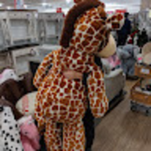 Profile Picture of Yellowgiraffes15 Matsubara (@umstain) on Poshmark