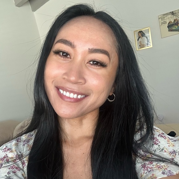 Profile Picture of Danielle Vannatta (@daniellevannatt) on Poshmark