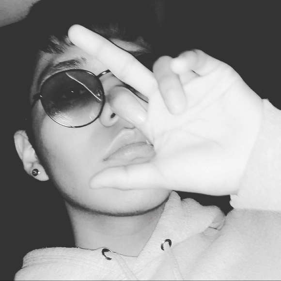 Profile Picture of Brian Cuenca (@brianxcuenca) on Poshmark