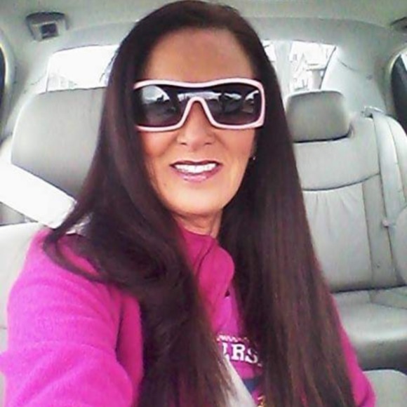 Profile Picture of Tracie Hicks (@tracieharper45) on Poshmark