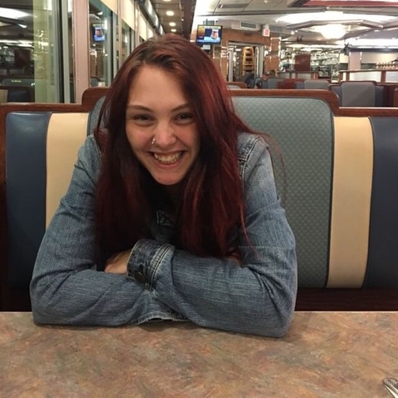 Profile Picture of Kelsey Haase (@kelsey_haase) on Poshmark