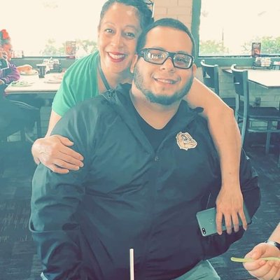 Profile Picture of Julia Chapa (@JuliaChapa11) on Twitter