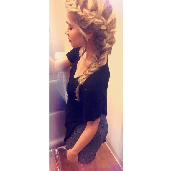Profile Picture of Betsy Olsommer (@betsyolsommer33) on Poshmark