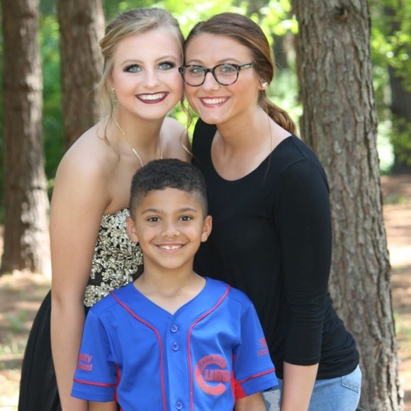 Profile Picture of Lisa Lamonds (@llamonds) on Poshmark