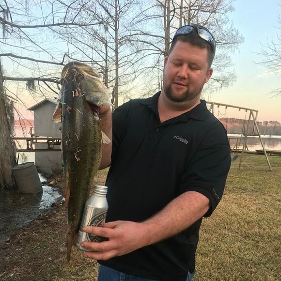 Profile Picture of Chris Bennett (@pickupman355) on Poshmark