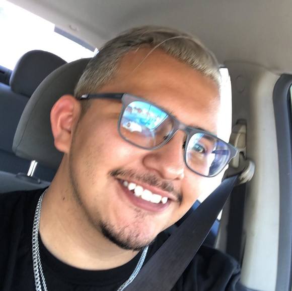 Profile Picture of Jonathan Zepeda (@jzepeda_25) on Poshmark