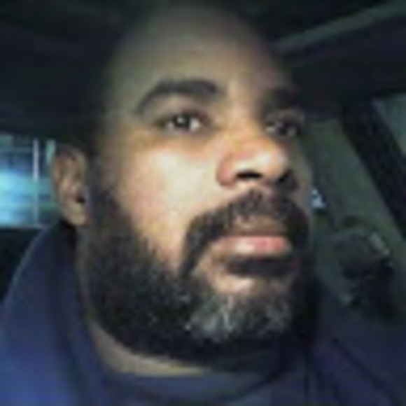 Profile Picture of Daniel Willmore (@danwillo) on Poshmark