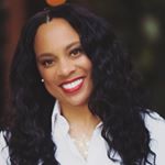 Profile Picture of Tonya (@tonyatheagent) on Instagram