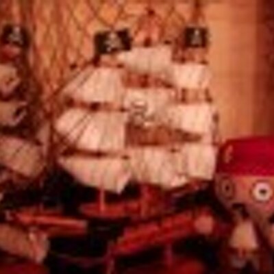 Profile Picture of Debbie Mekler (@debbiemekler) on Twitter