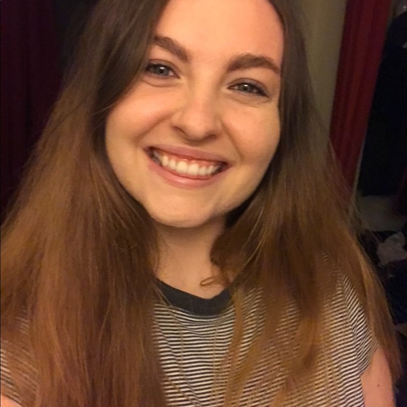 Profile Picture of Josie Barlay (@traderjosies) on Poshmark