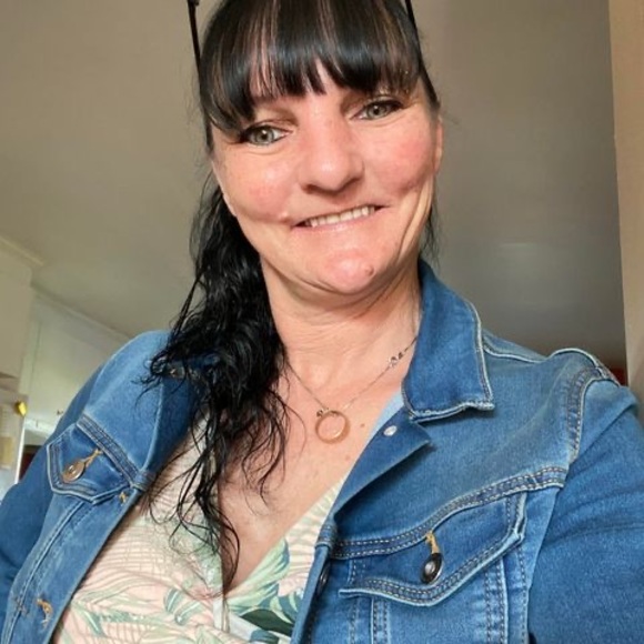 Profile Picture of Nancy Niquette (@girl_liberte) on Poshmark