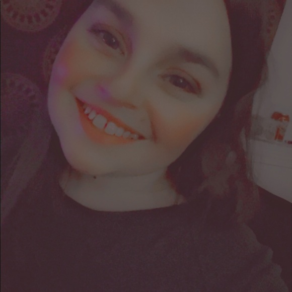 Profile Picture of Gabrielle Ready (@gabrielle_ready) on Poshmark