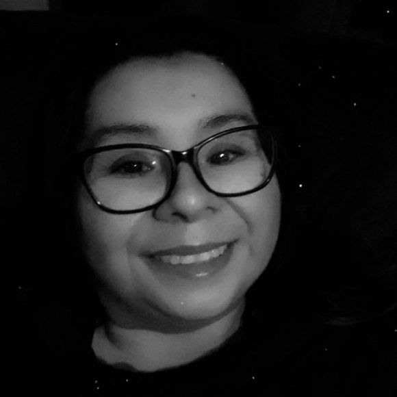 Profile Picture of Char Sagon (@charsagon) on Poshmark