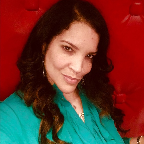 Profile Picture of Jorie Jones prather (@joriejones76) on Poshmark