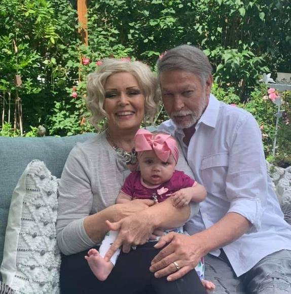 Laura Gates - Poshmark Profile Picture of Laura Gates (@lollydoll68) on Poshmark