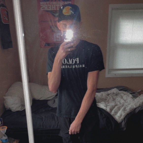 Profile Picture of Andrew Coker (@andrewcoker25) on Poshmark