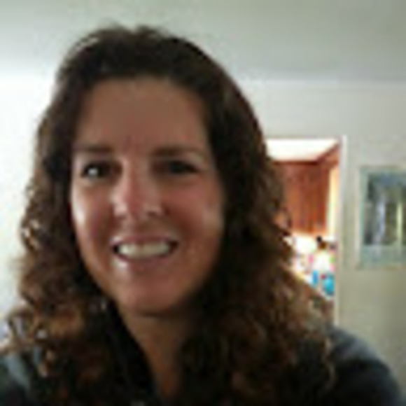 Profile Picture of Angela Benson (@angelawp7) on Poshmark
