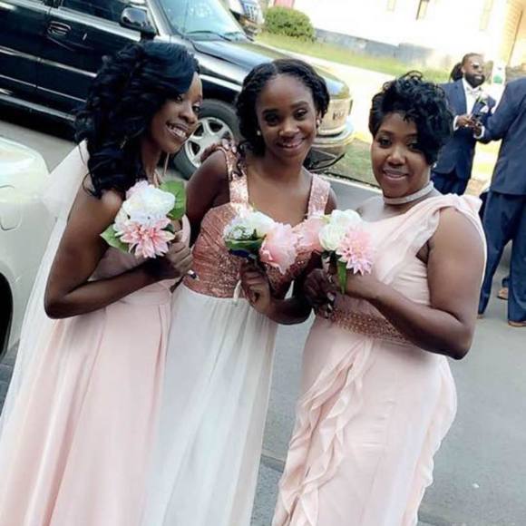 Profile Picture of Sandra Craig (@sandracraig0128) on Poshmark