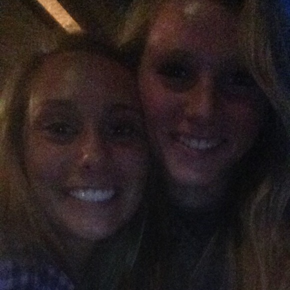 Sydney Bertman - Poshmark Profile Picture of Sydney Bertman (@sydbert3) on Poshmark