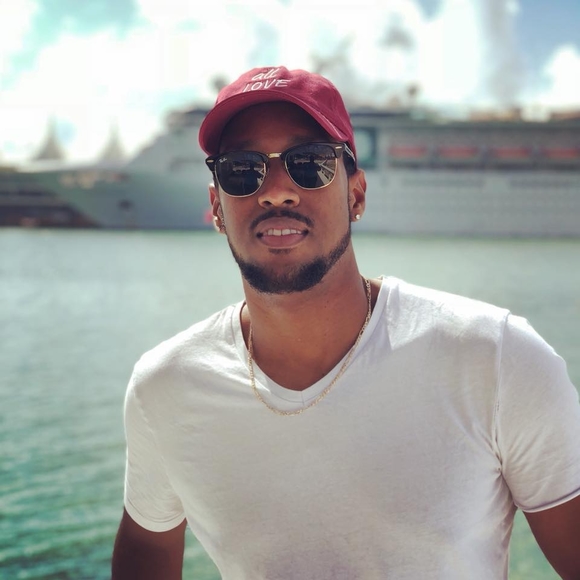 Profile Picture of Chris Epps (@chrepps) on Poshmark