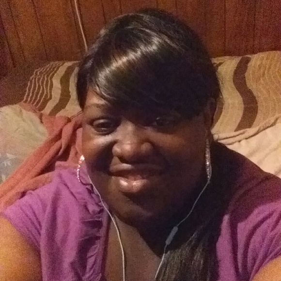 Profile Picture of Tosha Jones (@tosha0510) on Poshmark