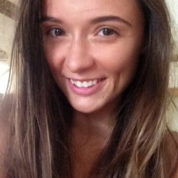 Profile Picture of Brittany Olander (@brittanyolander) on Poshmark