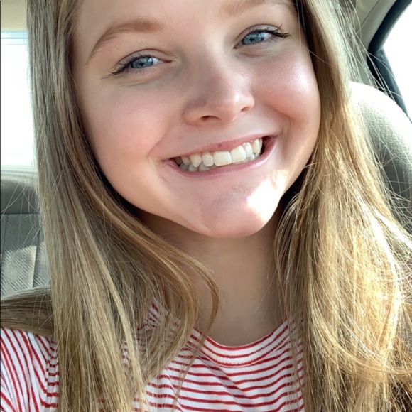 Profile Picture of Kayelynn Pratkaa (@katelynnpratka) on Poshmark