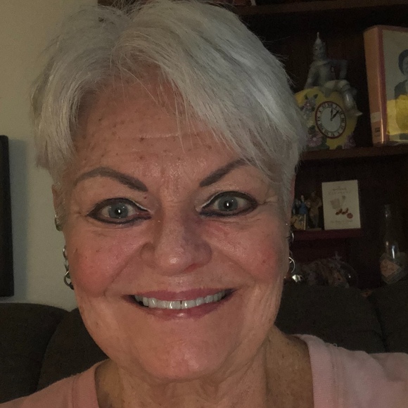 Profile Picture of Sally Squibb (@squibbster33) on Poshmark