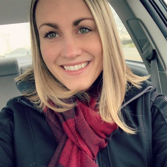 Profile Picture of Danielle Royce (@danigurl26) on Poshmark
