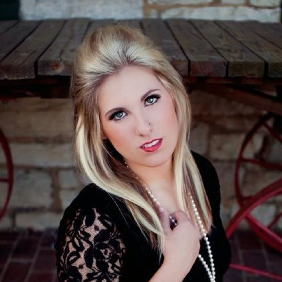 Profile Picture of Autumn Slaven (@autumnslaven) on Poshmark