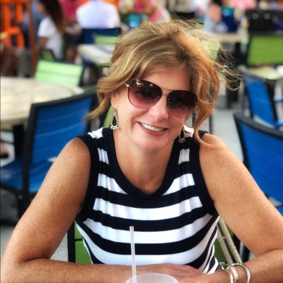 Profile Picture of Heather Maurer marienfeld (@hmarienfeld) on Poshmark